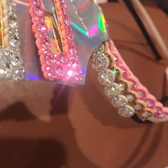 Brand new Sparkle 2 hair clips and 3 headband - Picture 6 of 6